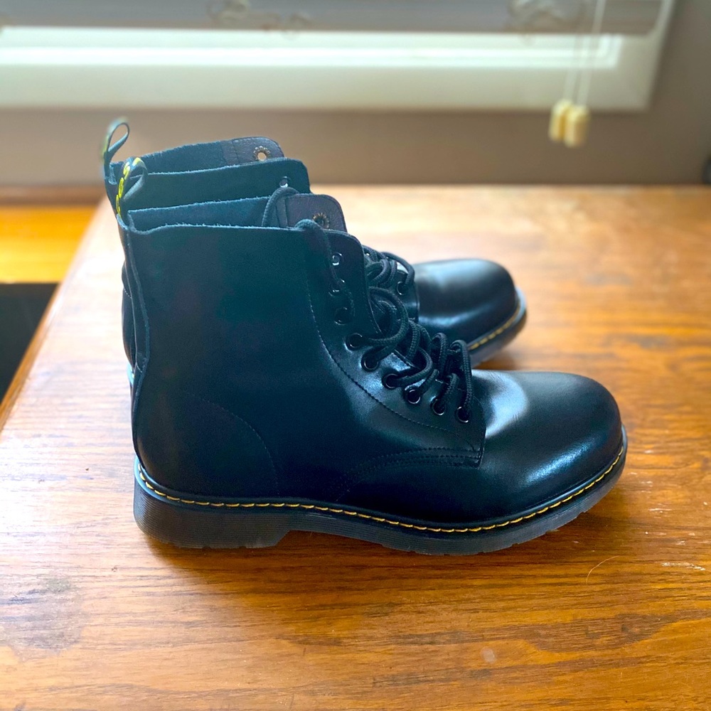 Men's Boots Black Size 11